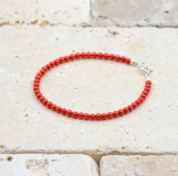 Bracelet perles fines est un bracelet en corail rouge fabriqué par L'atelier du corail à Marseille.
