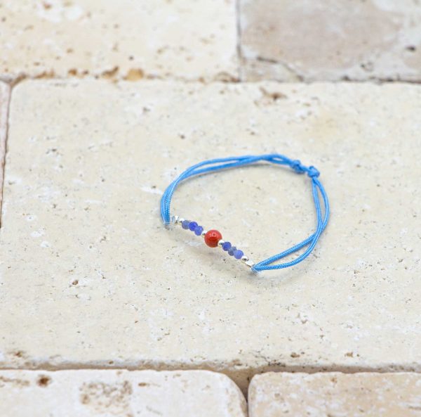 Mini perle / Cordon Bleu est un bracelet pour bébé en corail rouge fabriqué par L'atelier du corail à Marseille.